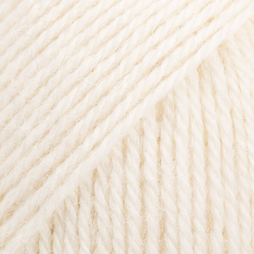 Το DROPS Alpaca είναι ένα υπέροχο νήμα από 100% εξαιρετικό μαλλί αλπακά.