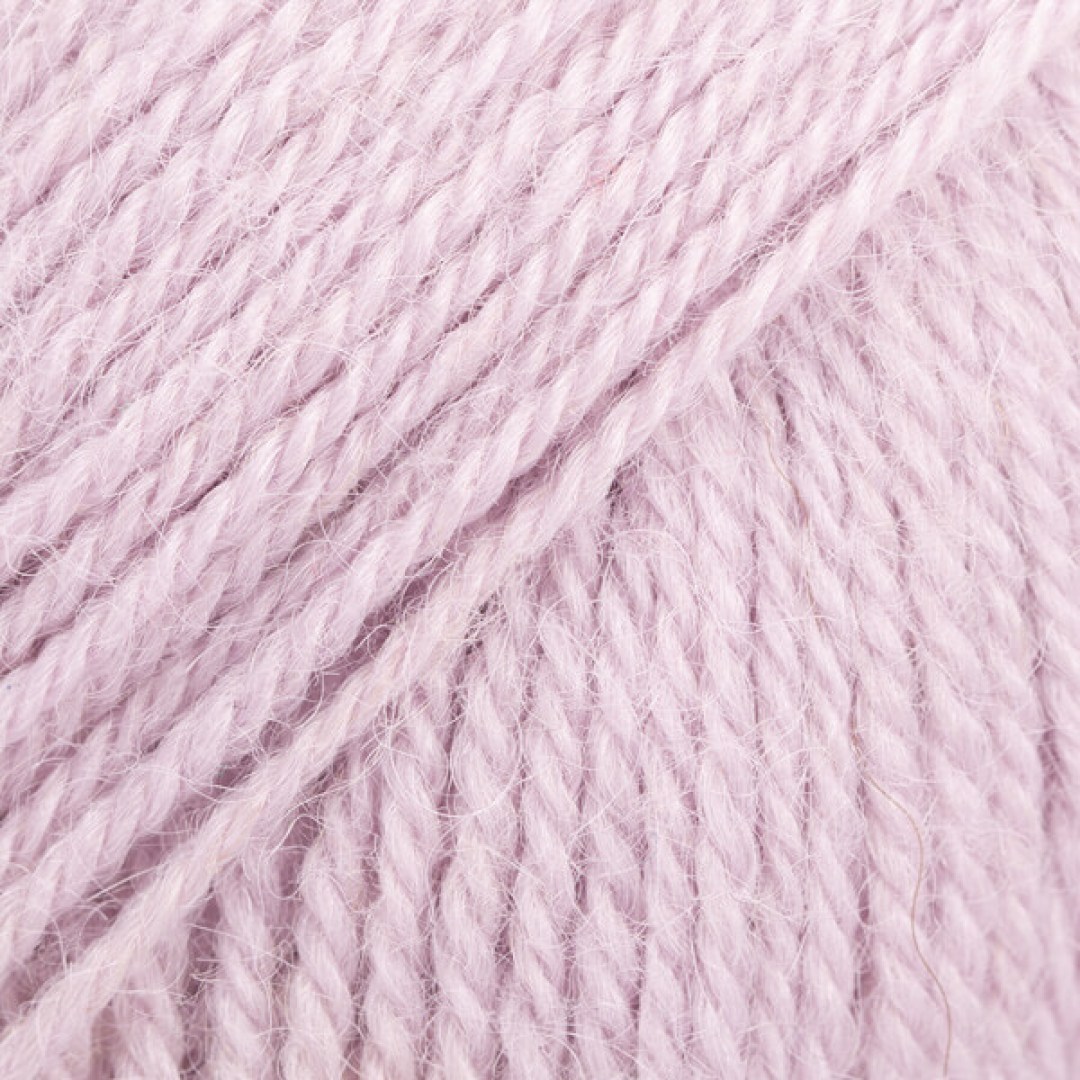 Το DROPS Alpaca είναι ένα υπέροχο νήμα από 100% εξαιρετικό μαλλί αλπακά.