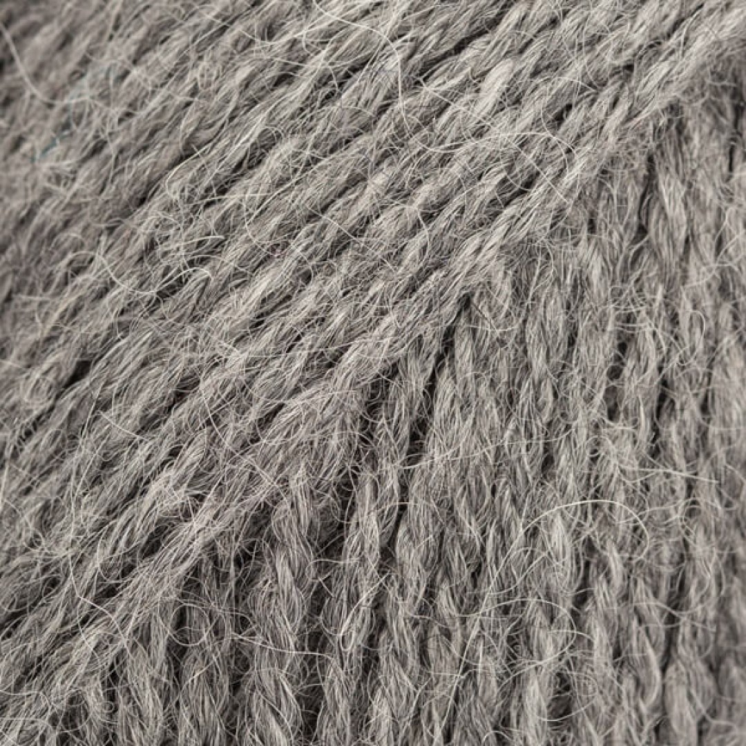 Το DROPS Alpaca είναι ένα υπέροχο νήμα από 100% εξαιρετικό μαλλί αλπακά.