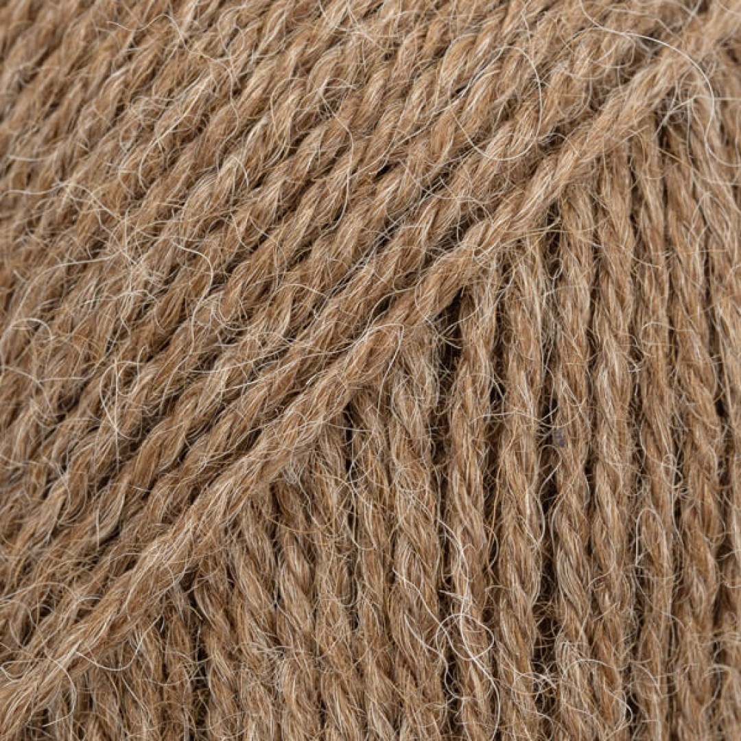 Το DROPS Alpaca είναι ένα υπέροχο νήμα από 100% εξαιρετικό μαλλί αλπακά.