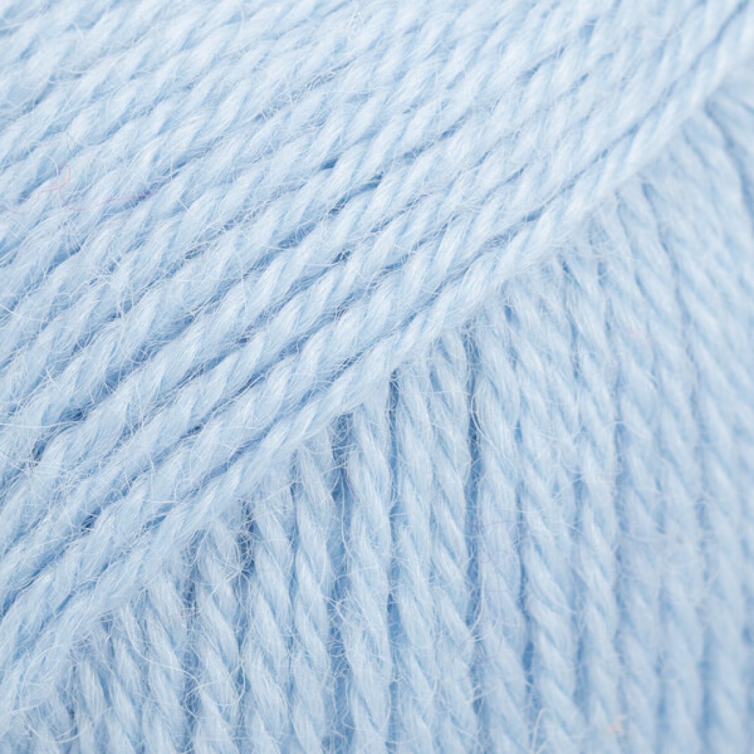 Το DROPS Alpaca είναι ένα υπέροχο νήμα από 100% εξαιρετικό μαλλί αλπακά.