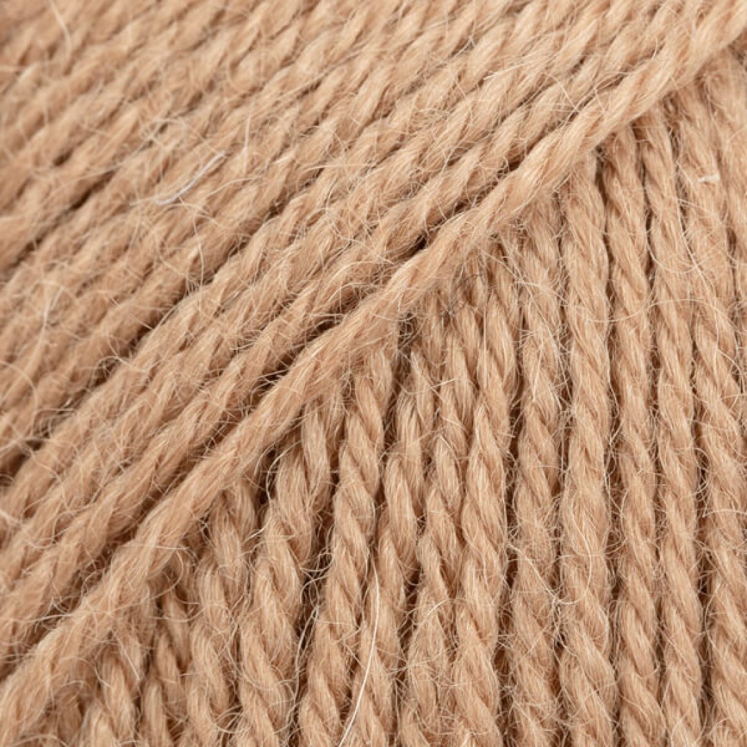 Το DROPS Alpaca είναι ένα υπέροχο νήμα από 100% εξαιρετικό μαλλί αλπακά.