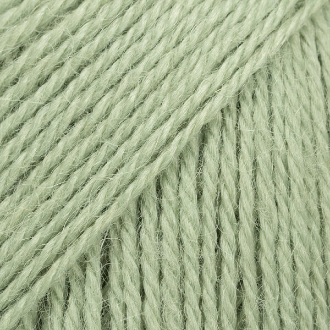 Το DROPS Alpaca είναι ένα υπέροχο νήμα από 100% εξαιρετικό μαλλί αλπακά.