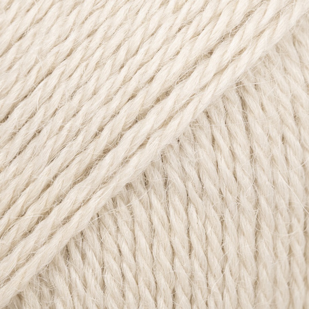 Το DROPS Alpaca είναι ένα υπέροχο νήμα από 100% εξαιρετικό μαλλί αλπακά.