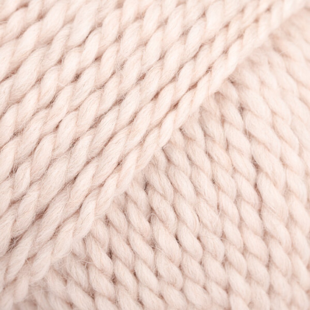 Το DROPS Andes περιστρέφεται από 2 κλώνους με τον παραδοσιακό συνδυασμό 65% περουβιανού μαλλιού Highland και 35% εξαιρετικά λεπτού αλπακά.