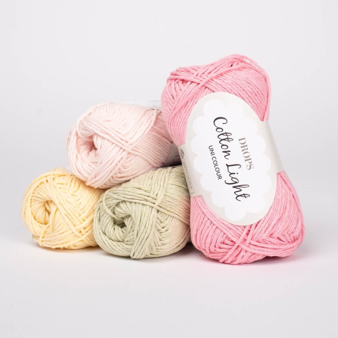 Το DROPS Cotton Light είναι ένα υπέροχο μαλακό νήμα από 50% βαμβάκι και 50% πολυεστέρα micro. 