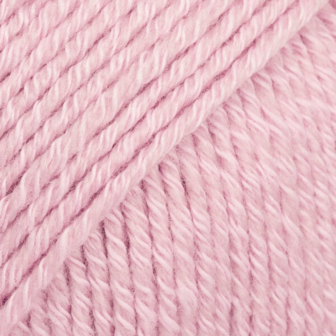 Το DROPS Cotton Merino είναι ένας συνδυασμός εξαιρετικά λεπτών ινών μερινό και μακριών βαμβακερών ινών.