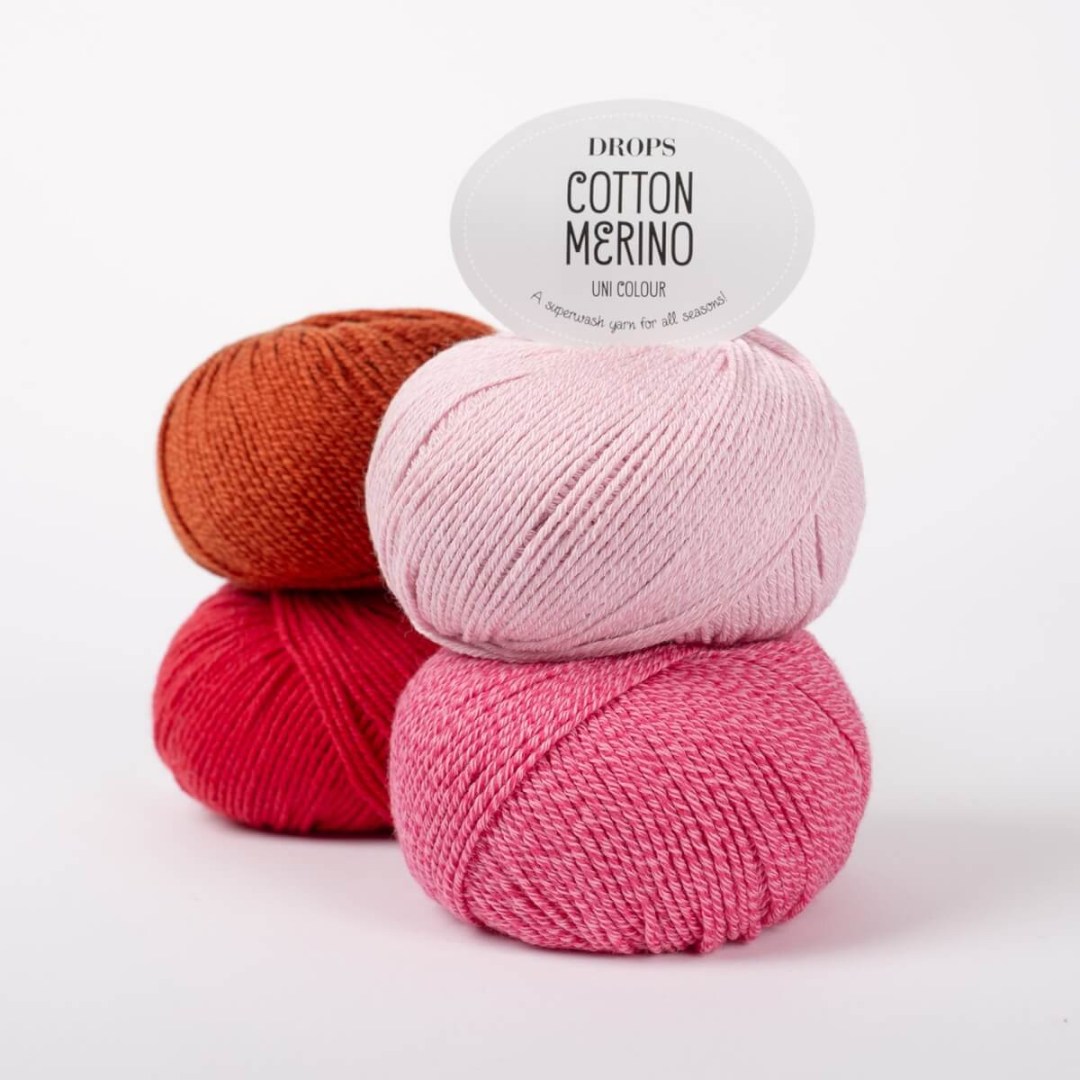 Το DROPS Cotton Merino είναι ένας συνδυασμός εξαιρετικά λεπτών ινών μερινό και μακριών βαμβακερών ινών.
