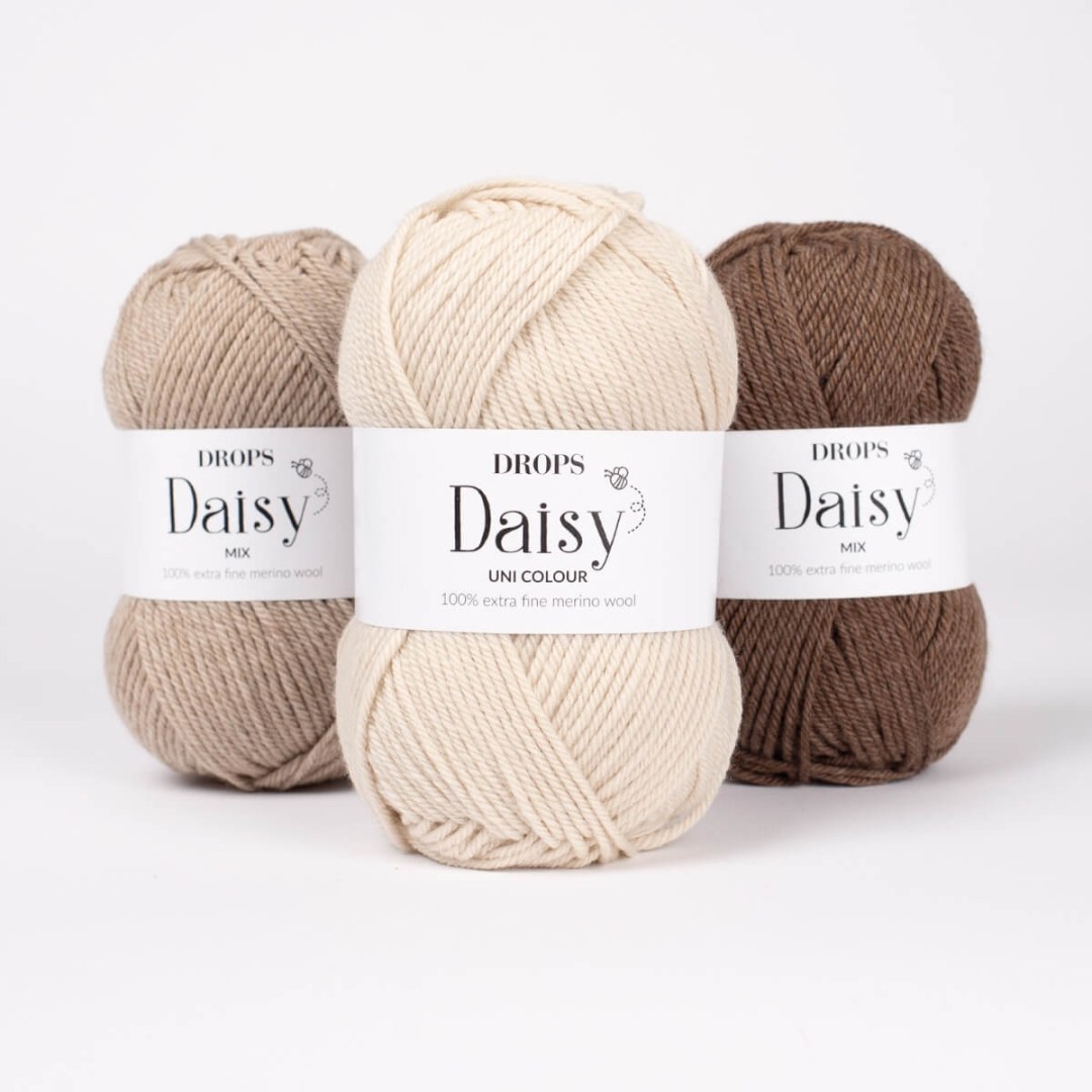 Το DROPS Daisy είναι ένα μαλακό νήμα που δεν έχει υποστεί επεξεργασία με υπερπλύση, κλωσμένο από 100% εξαιρετικά λεπτό μαλλί μερινό.