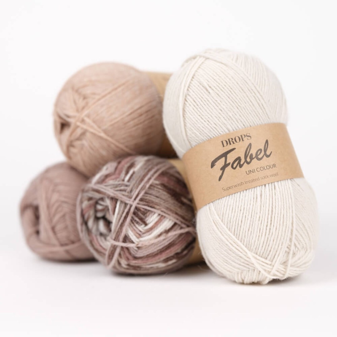 Tο DROPS Fabel είναι ένα τετράκλωνο νήμα πολύ ανθεκτικό και ειδικά σχεδιασμένο για πολύ ανθεκτικές κάλτσες και όχι μόνο.