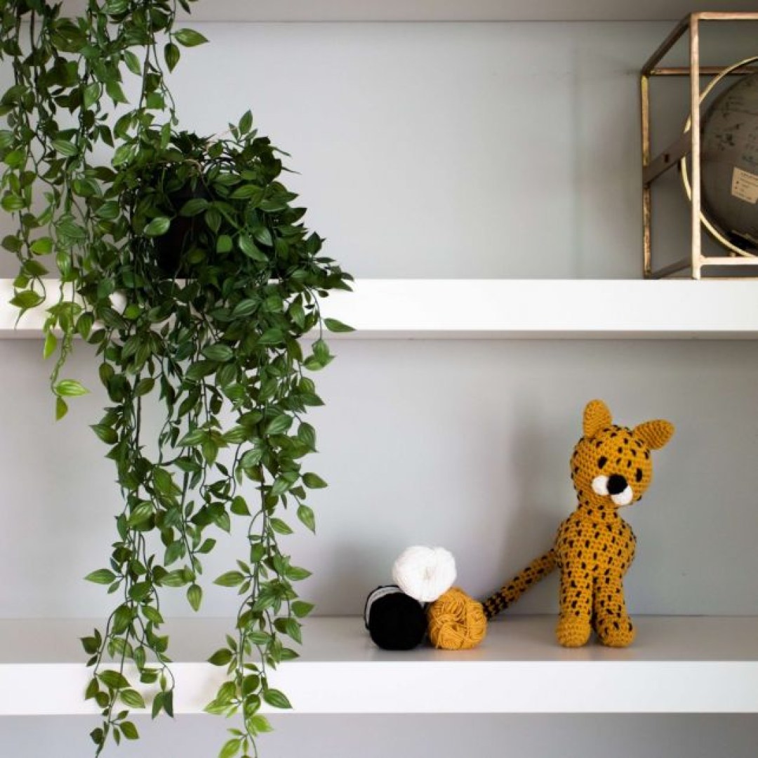 Αυτό το τσιτάχ amigurumi είναι ένα υπέροχο πλεκτό με το βελονάκι για όποιον έχει βασικές δεξιότητες.