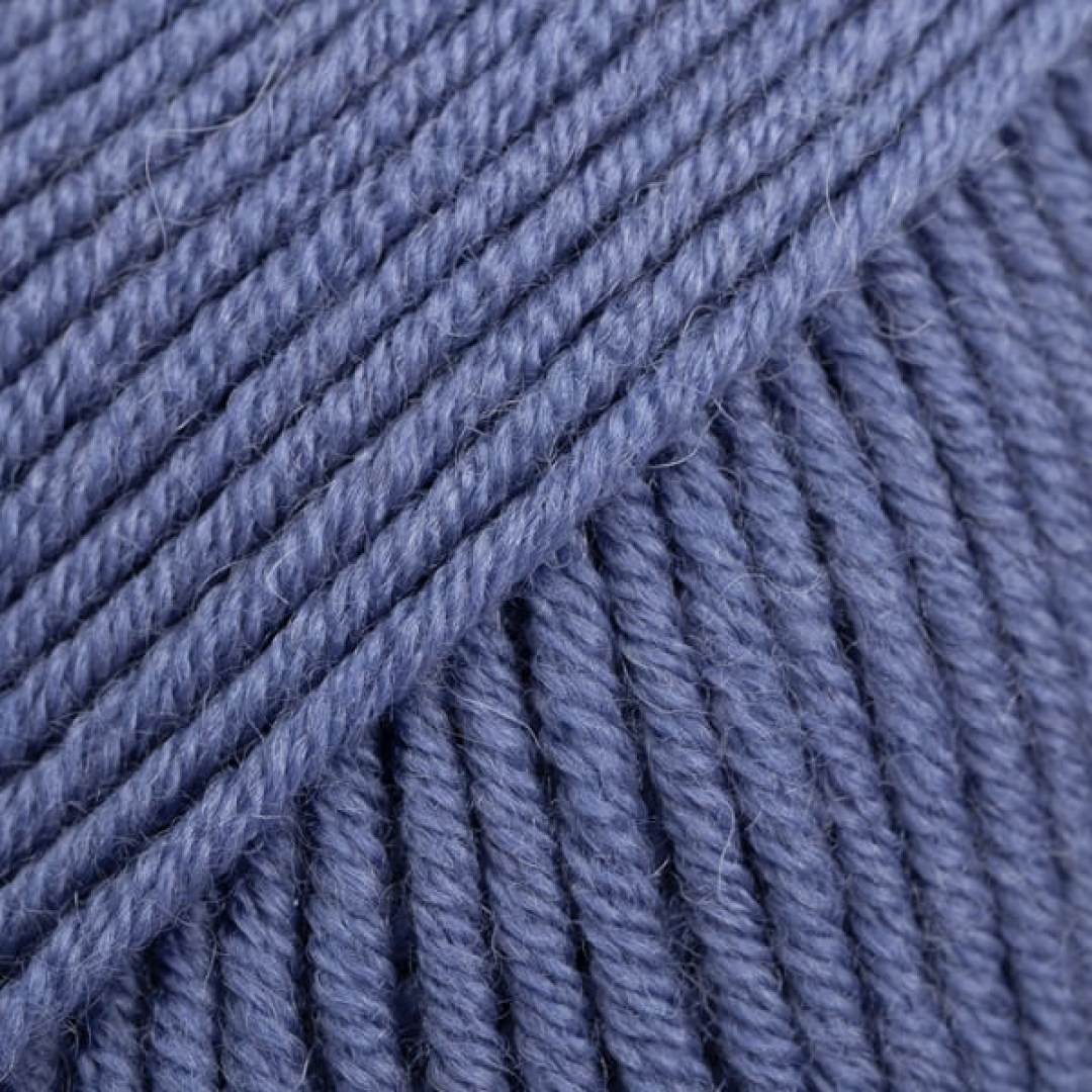 Το DROPS Merino Extra Fine είναι νήμα που περιστρέφεται από πολύ λεπτές ίνες μαλλιού μερινός από ζώα ελευθέρας βοσκής και στη Νότια Αμερική.