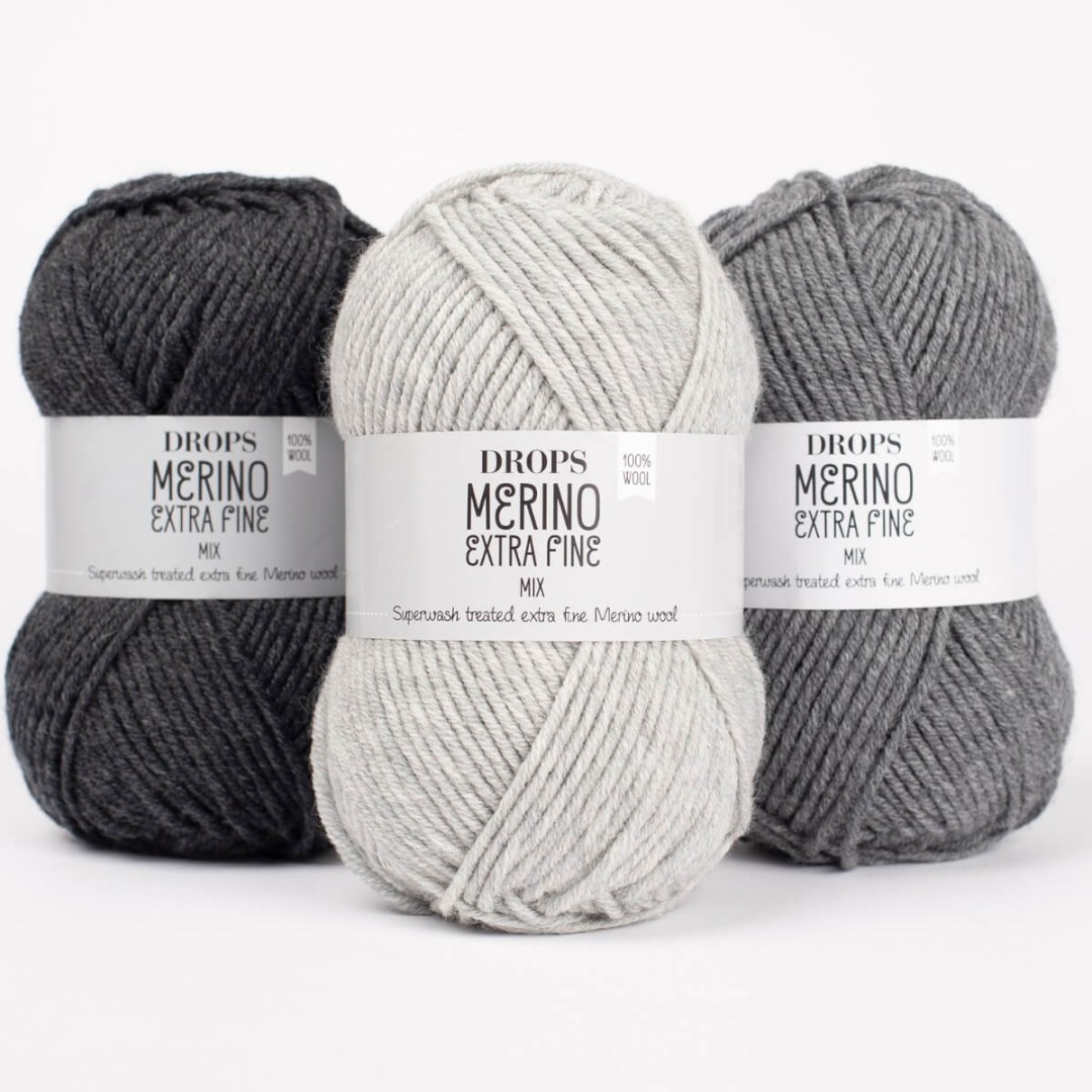 Το DROPS Merino Extra Fine είναι νήμα που περιστρέφεται από πολύ λεπτές ίνες μαλλιού μερινός από ζώα ελευθέρας βοσκής και στη Νότια Αμερική.