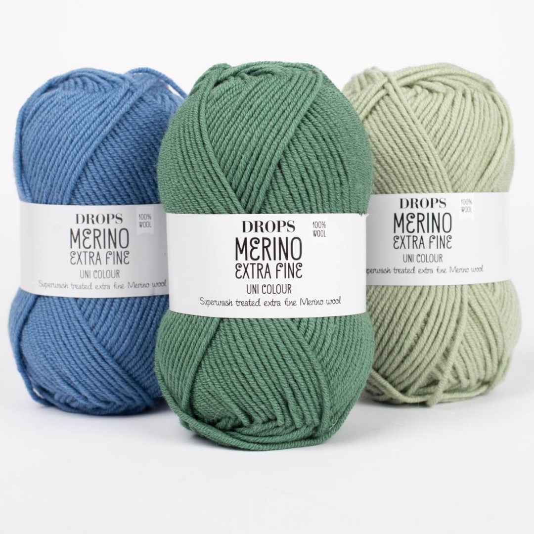 Το DROPS Merino Extra Fine είναι νήμα που περιστρέφεται από πολύ λεπτές ίνες μαλλιού μερινός από ζώα ελευθέρας βοσκής και στη Νότια Αμερική.