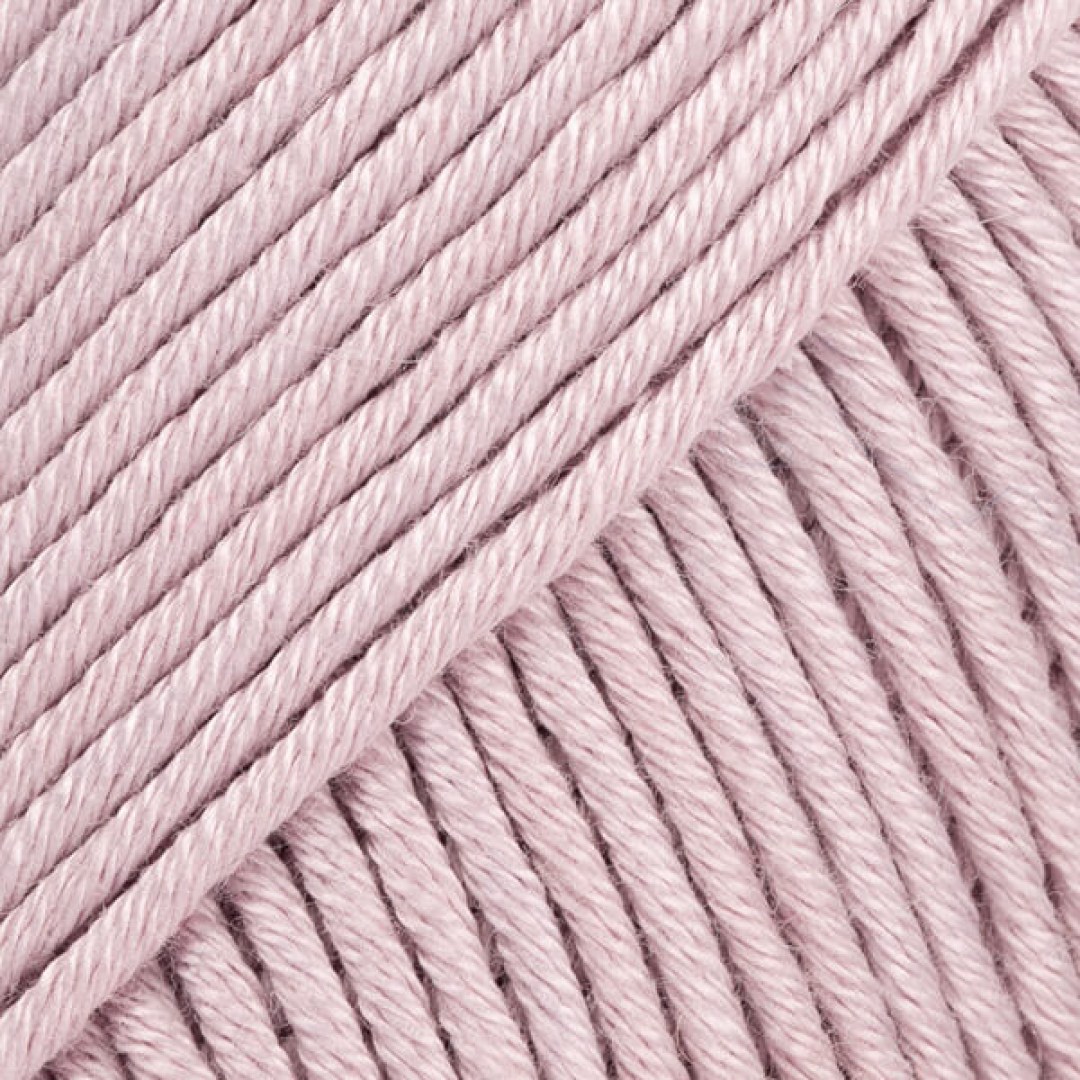 Το DROPS Muskat είναι ένα πολύχρωμο βαμβακερό νήμα, φτιαγμένο από 100% αιγυπτιακό μερισμένο βαμβάκι, την καλύτερη μακριά ίνα από βαμβάκι που μπορείτε να βάλετε τα χέρια σας!