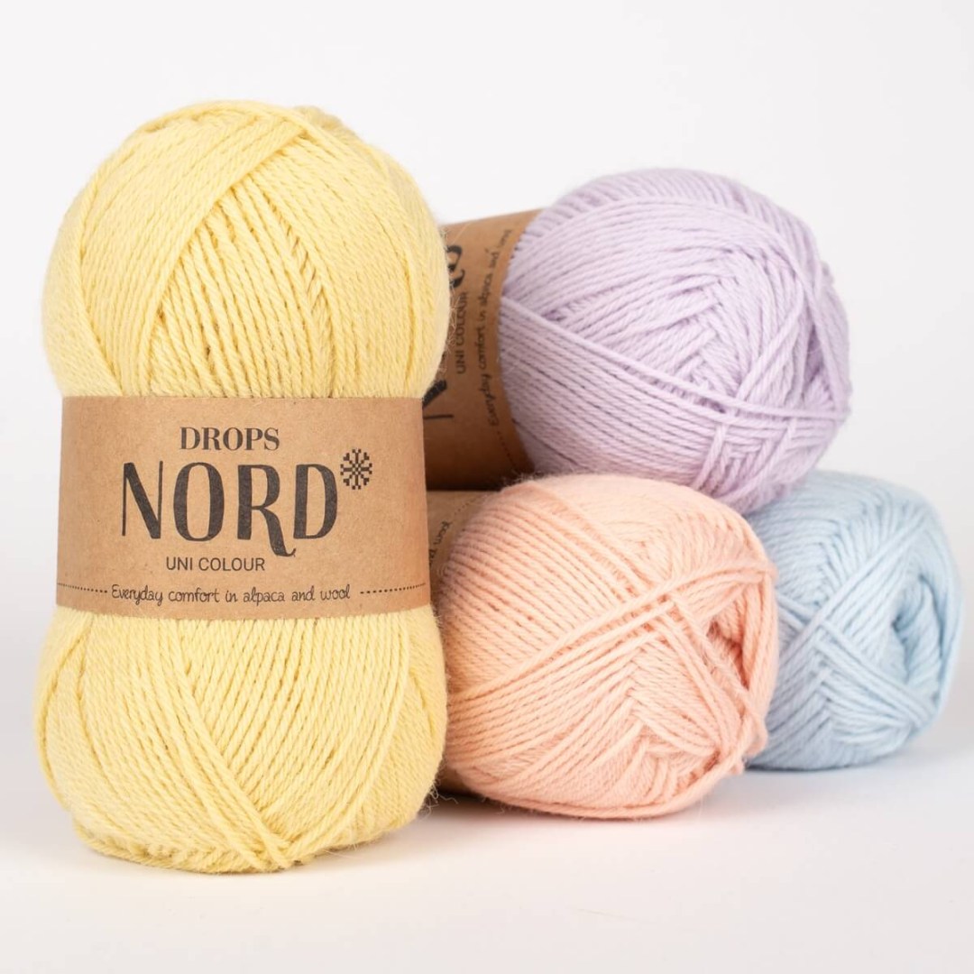 Παραδοσιακό τετράκλωνο νήμα ειδικό για κάλτσες, αλλά και για σταθερά και όμορφα πλεκτά.