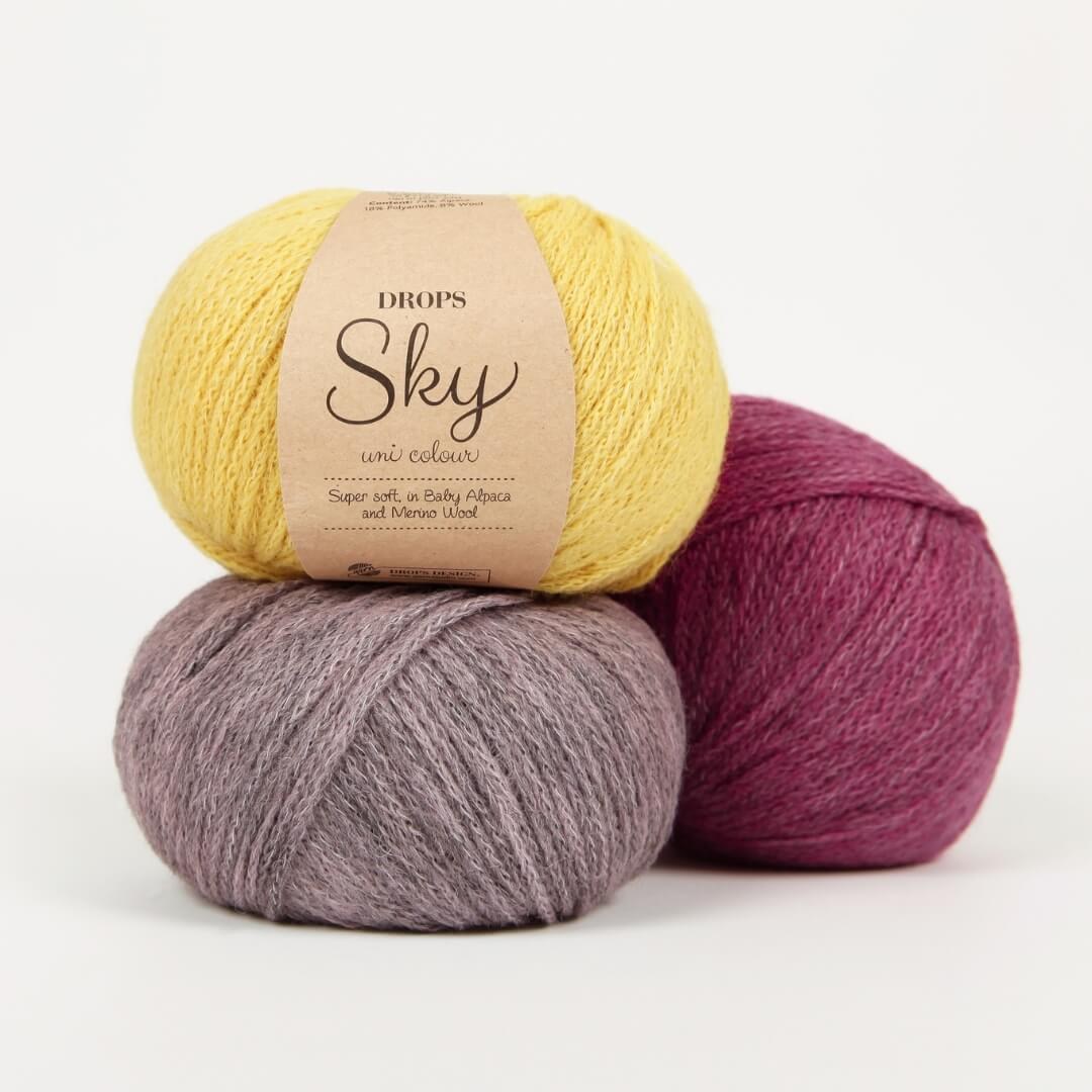 Κατασκευασμένο με συνδυασμό από 74% Baby Alpaca, 8% μαλλί Μερινός και 18% πολυαμίδη, το DROPS Sky είναι εξαιρετικά μαλακό και πολυτελές.