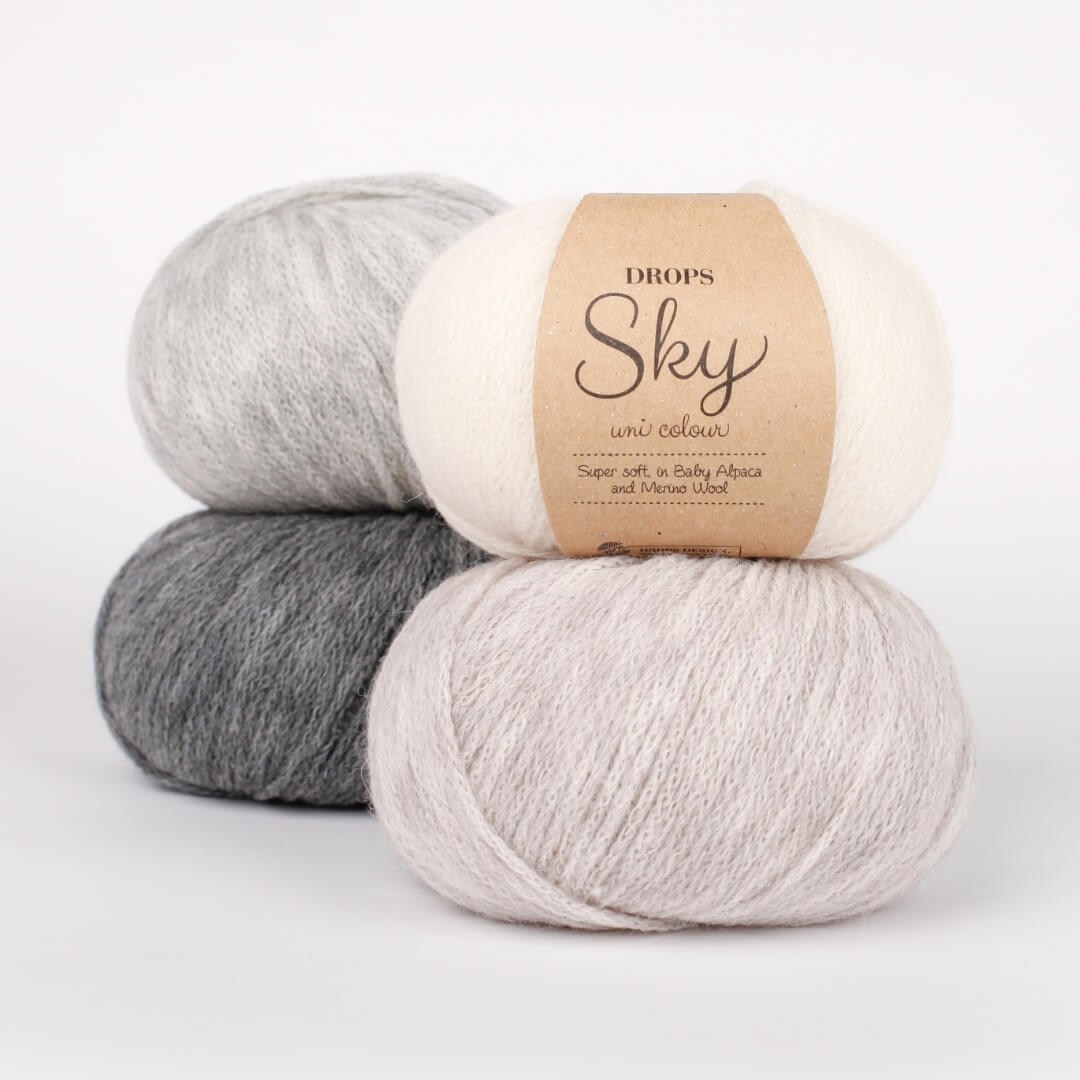 Κατασκευασμένο με συνδυασμό από 74% Baby Alpaca, 8% μαλλί Μερινός και 18% πολυαμίδη, το DROPS Sky είναι εξαιρετικά μαλακό και πολυτελές.
