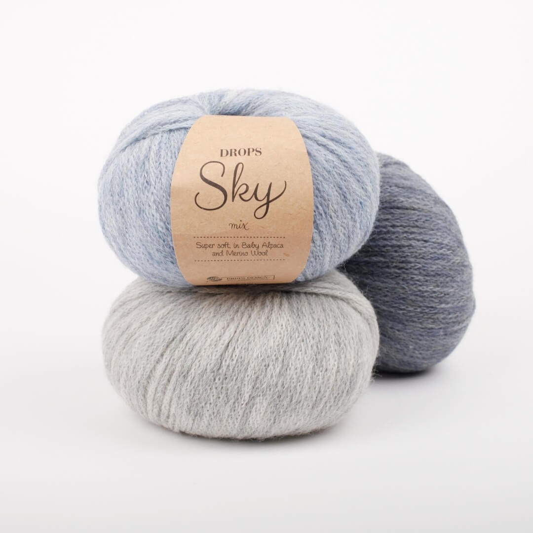 Κατασκευασμένο με συνδυασμό από 74% Baby Alpaca, 8% μαλλί Μερινός και 18% πολυαμίδη, το DROPS Sky είναι εξαιρετικά μαλακό και πολυτελές.