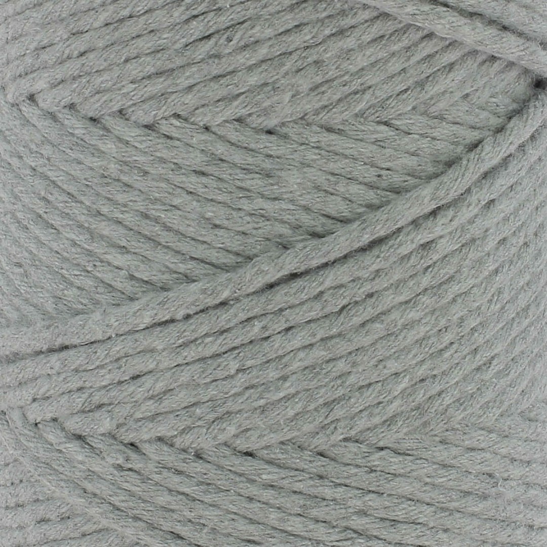 Το Spesso Macrame είναι ένα νέο, φιλικό προς το περιβάλλον νήμα που δημιουργεί μοντέρνες και γεμάτες υφές σε χρόνο μηδέν!
