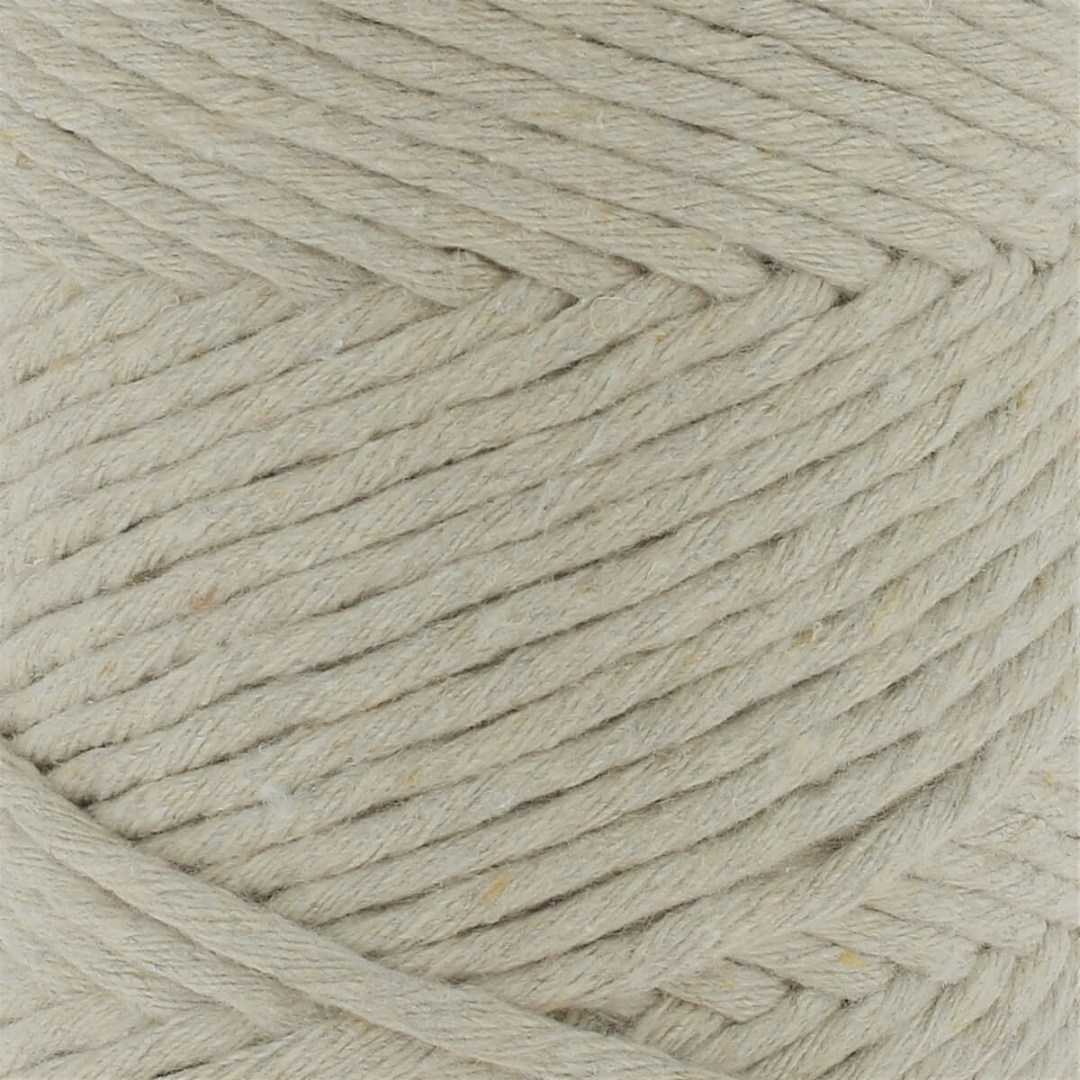 Το Spesso Macrame είναι ένα νέο, φιλικό προς το περιβάλλον νήμα που δημιουργεί μοντέρνες και γεμάτες υφές σε χρόνο μηδέν!