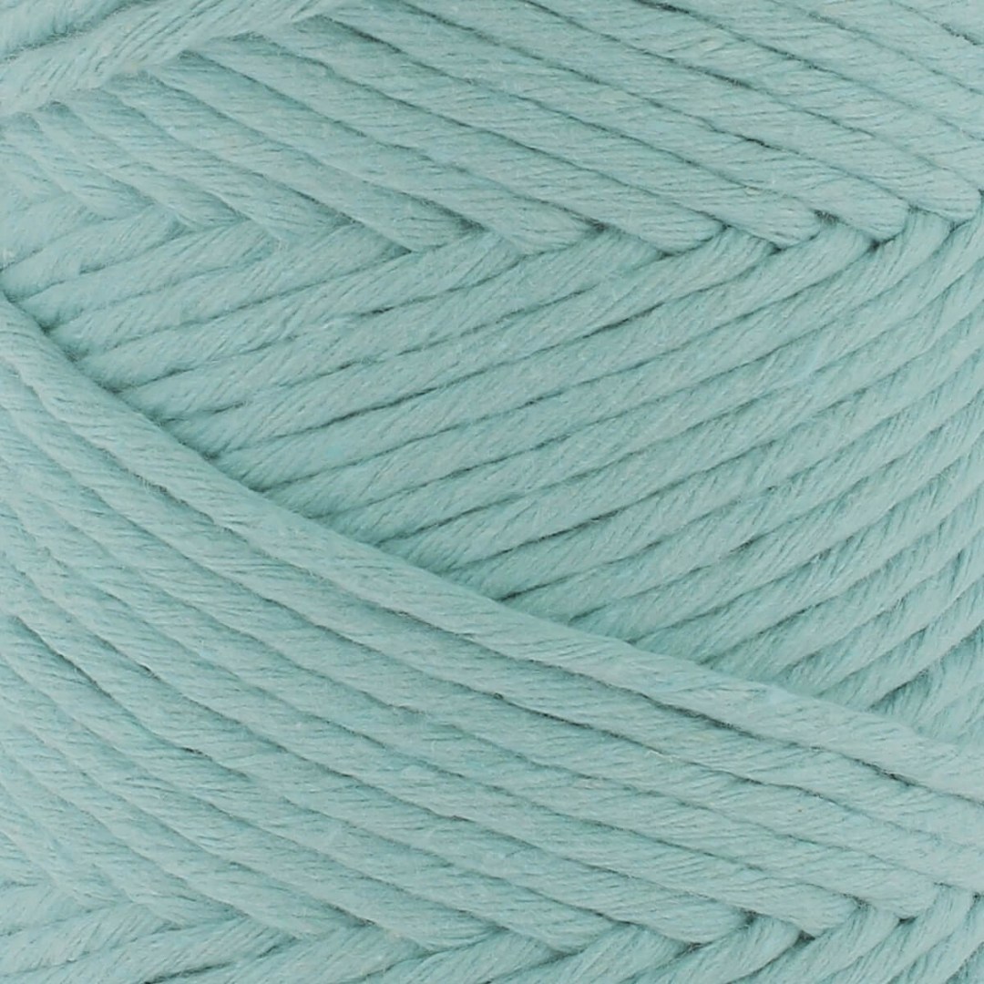 Το Spesso Macrame είναι ένα νέο, φιλικό προς το περιβάλλον νήμα που δημιουργεί μοντέρνες και γεμάτες υφές σε χρόνο μηδέν!