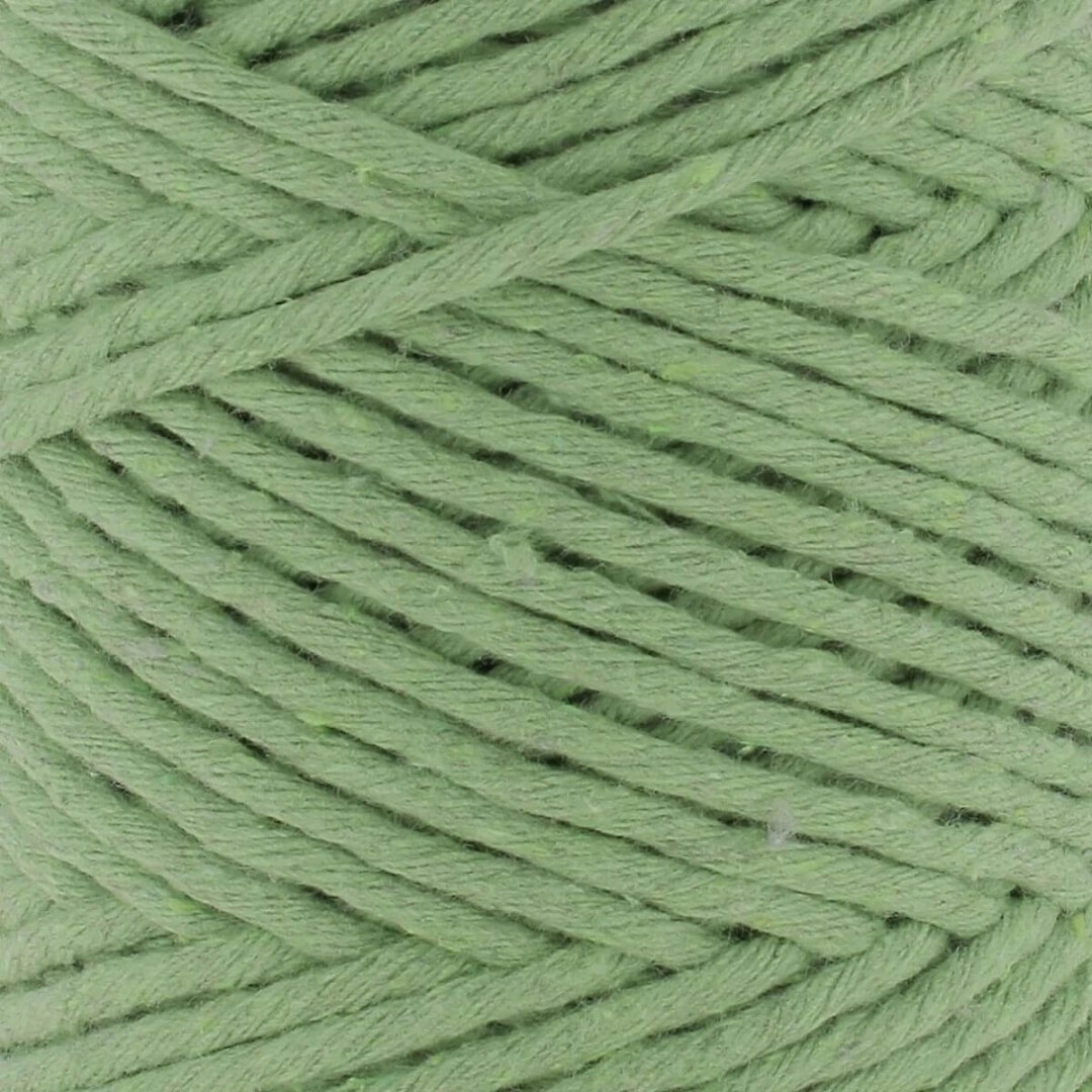 Το Spesso Macrame είναι ένα νέο, φιλικό προς το περιβάλλον νήμα που δημιουργεί μοντέρνες και γεμάτες υφές σε χρόνο μηδέν!