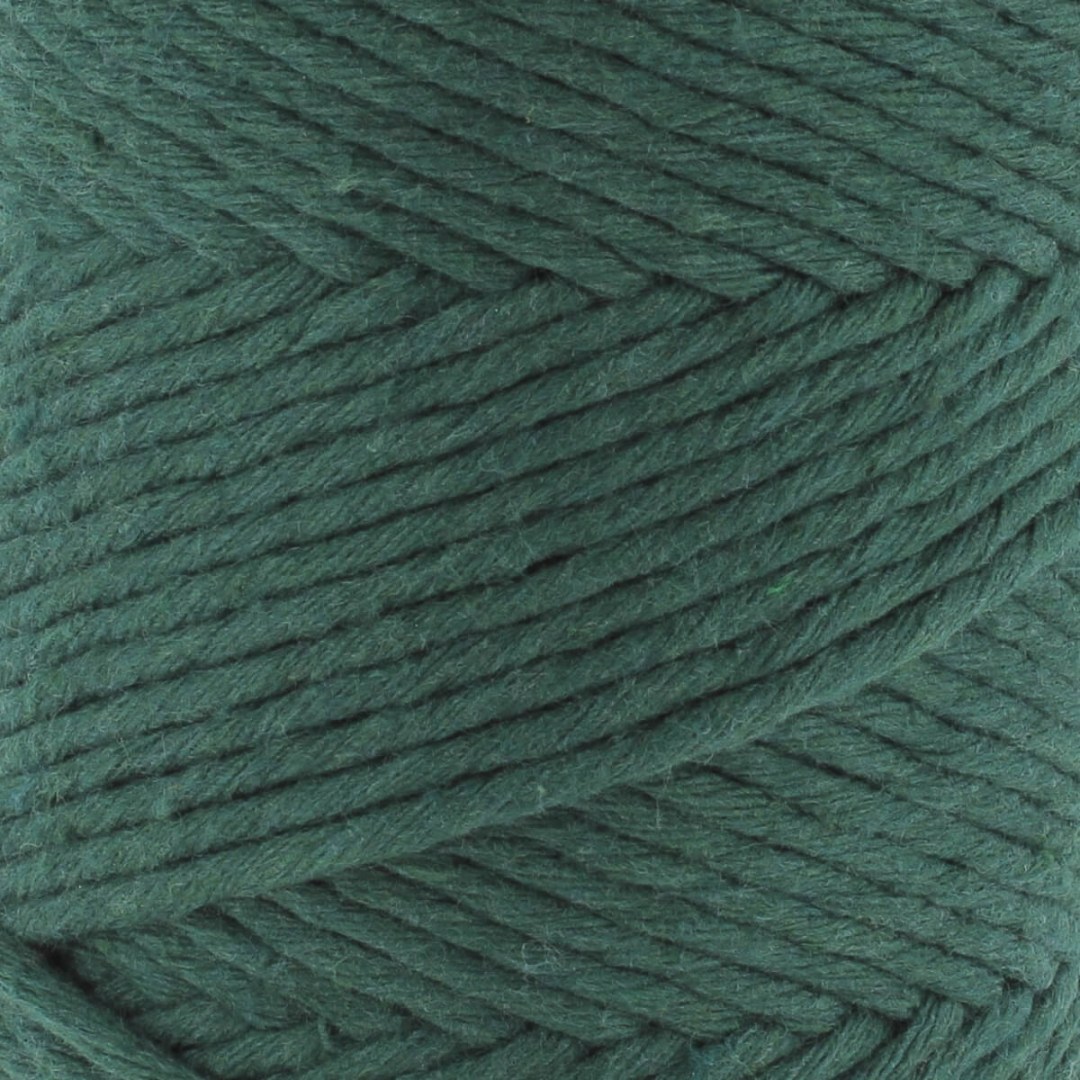Το Spesso Macrame είναι ένα νέο, φιλικό προς το περιβάλλον νήμα που δημιουργεί μοντέρνες και γεμάτες υφές σε χρόνο μηδέν!