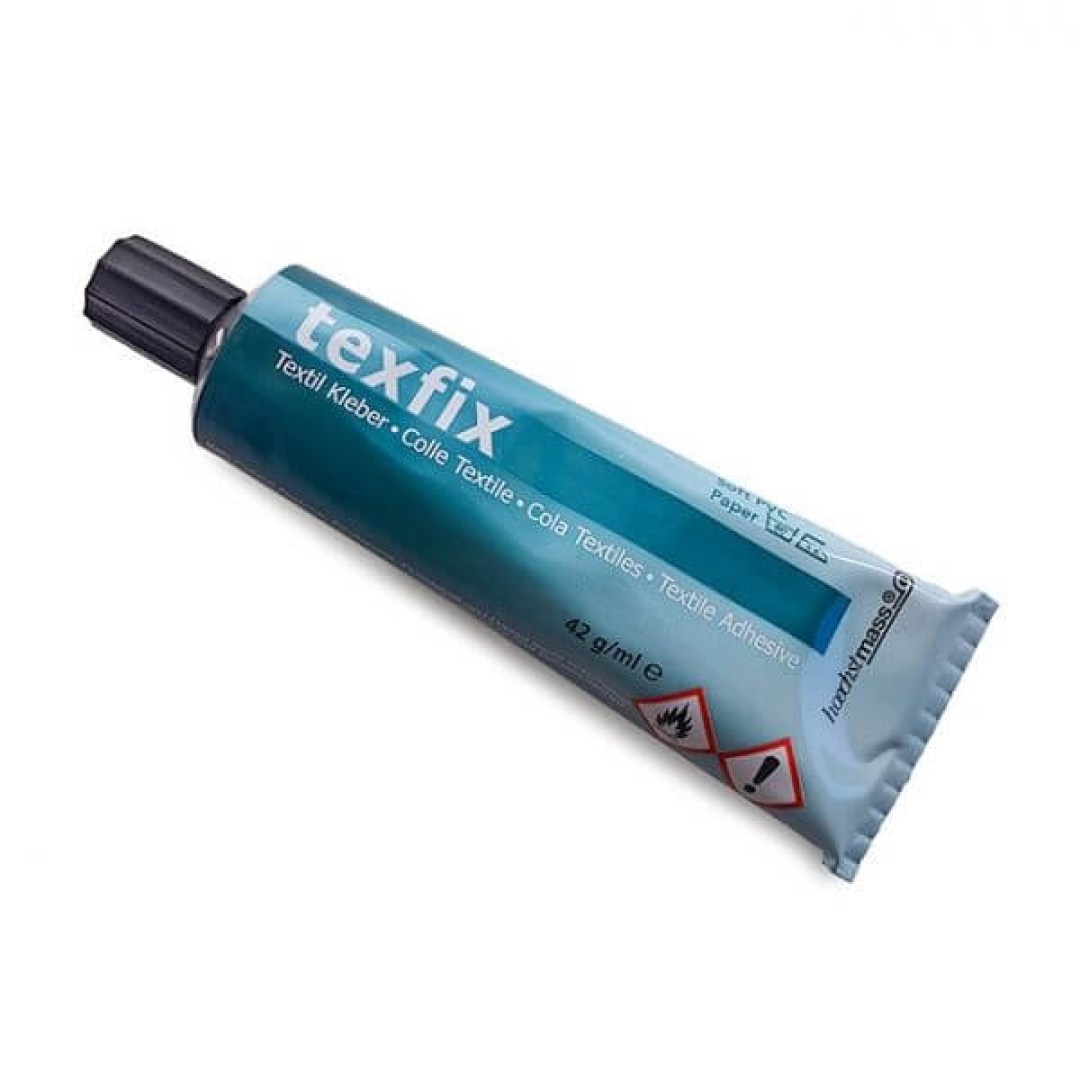 Κόλλα υφασμάτων Texfix 42 g/ml. Ισχυρή, ελαστική και ανθεκτική, κατάλληλη για υφάσματα, δέρμα, πλαστικό, τσόχα και χαρτί.